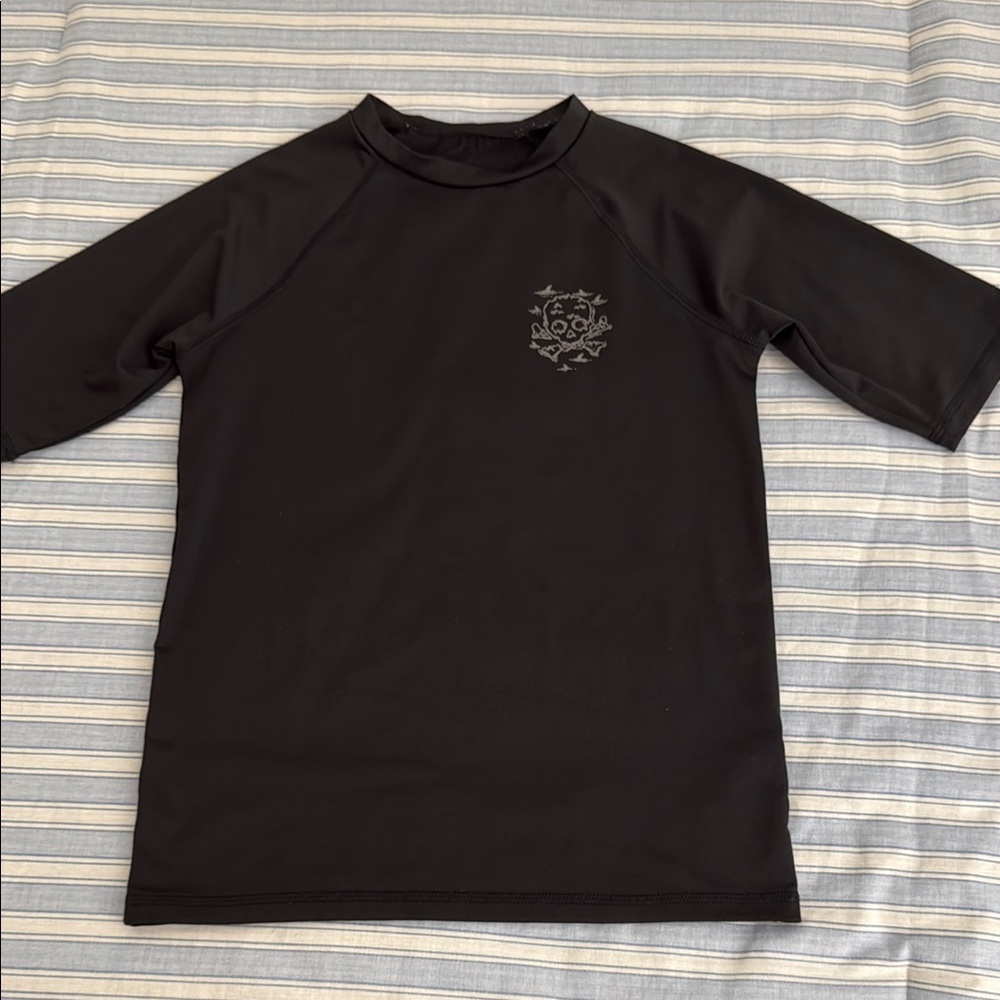ART CLASS SHORT SLEEVE SWIM RASHGUARD TOP. SIZE L (12/14)